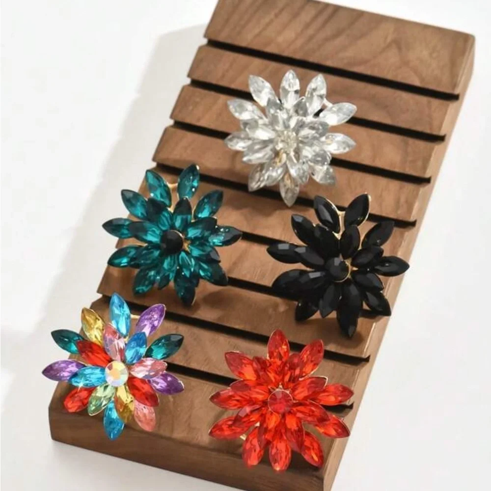 ✨NEW Elegant green Floral Adjustable Statement Ring